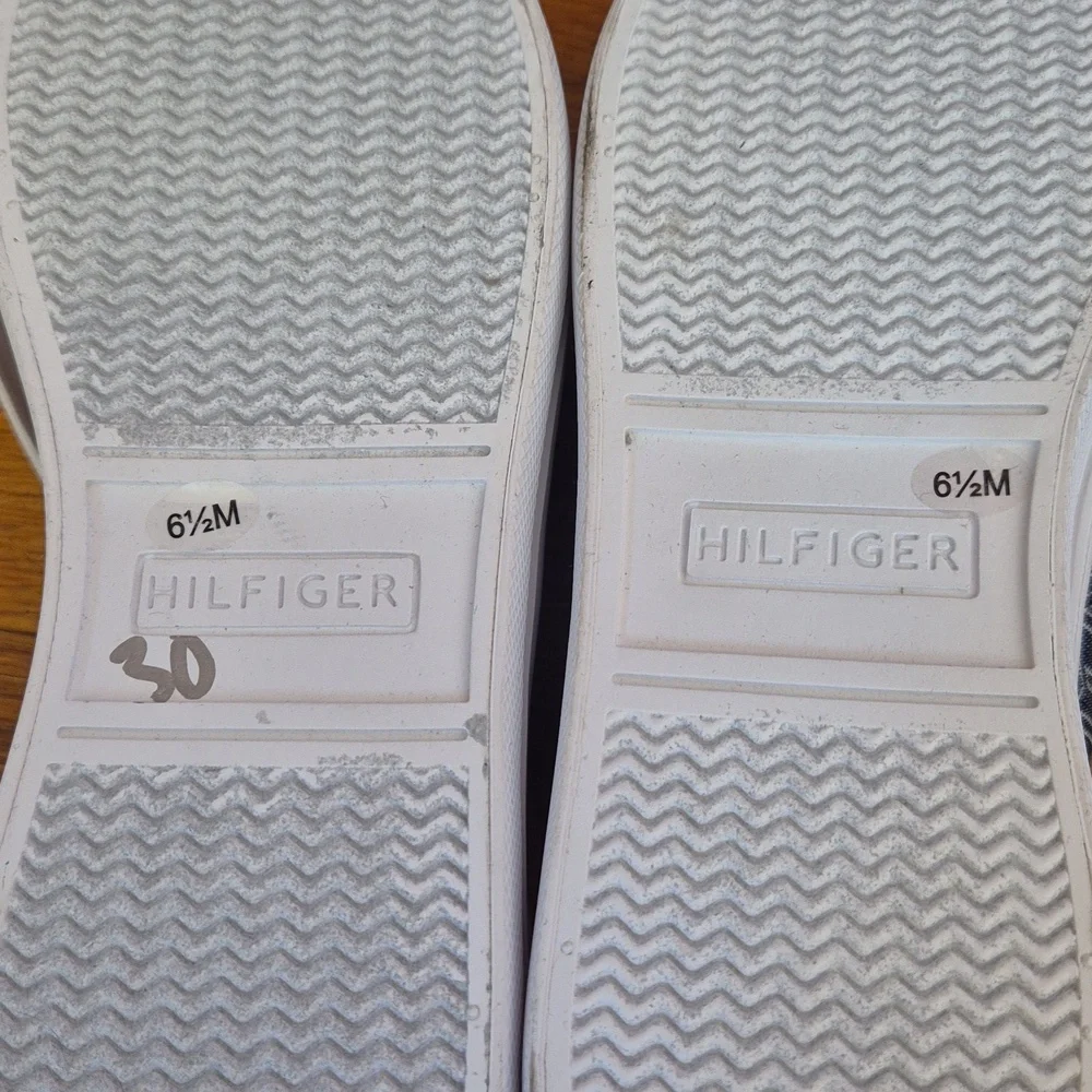 Tommy Hilfiger Womens Sneakers, size 6,5 NWOB - Picture 13 of 14